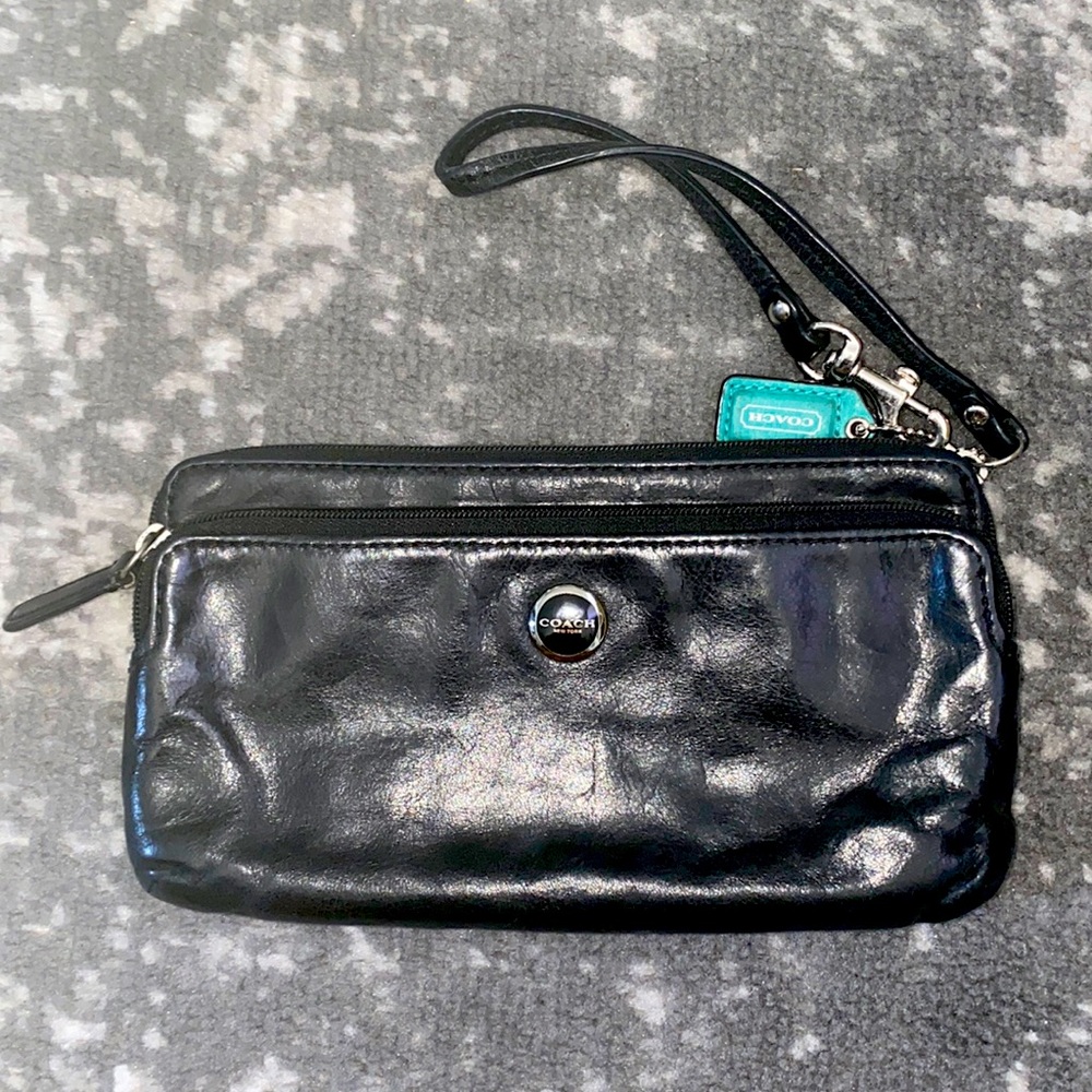 Coach wristlet wallet
